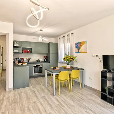 Il Girasole - Theater Apartman Tignale